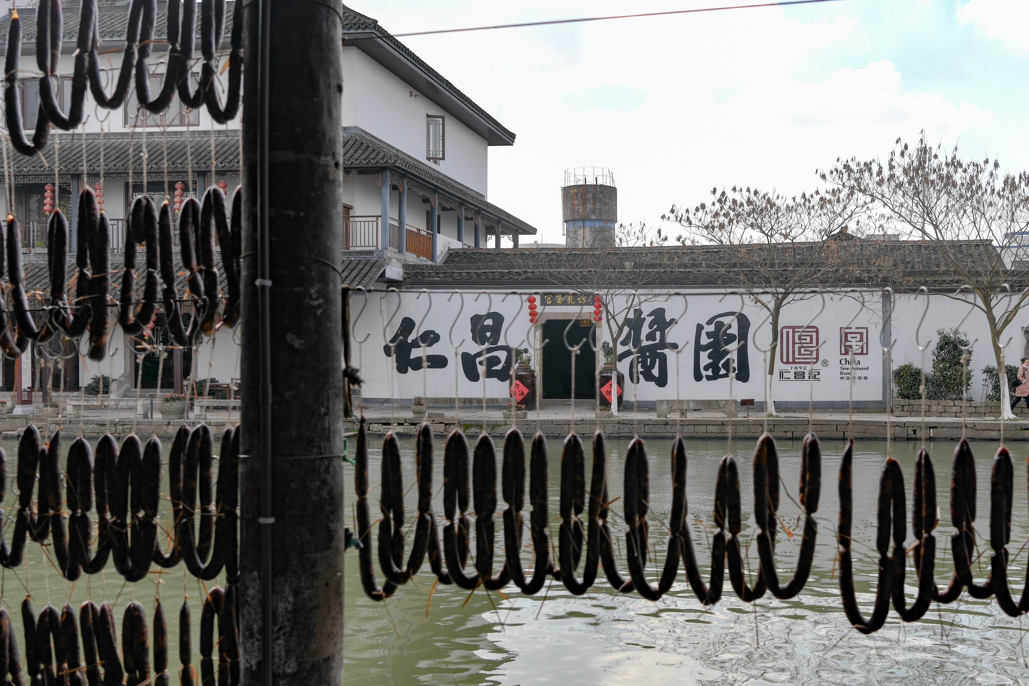 调整大小 o_1d3m3aquj3tesdebin7aelpl9i